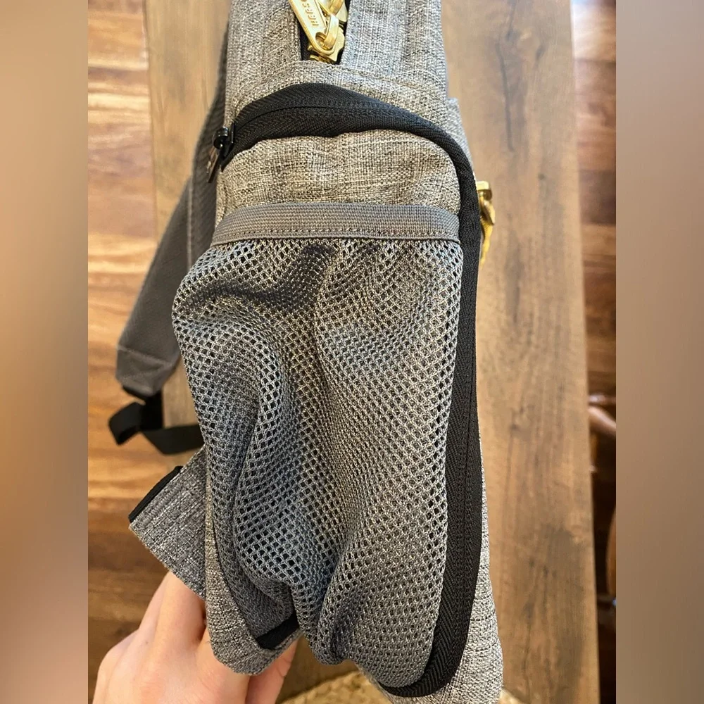 Herschel Supply Company spring zipper airplane